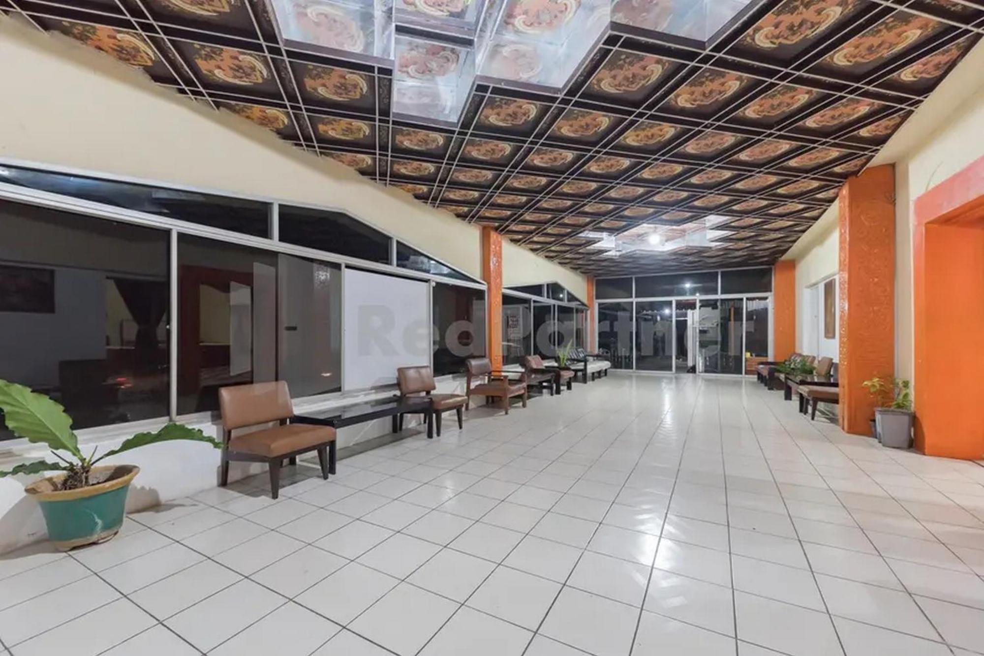 Hotel Linggarjati Near Natural Park Twa Linggarjati Buitenkant foto