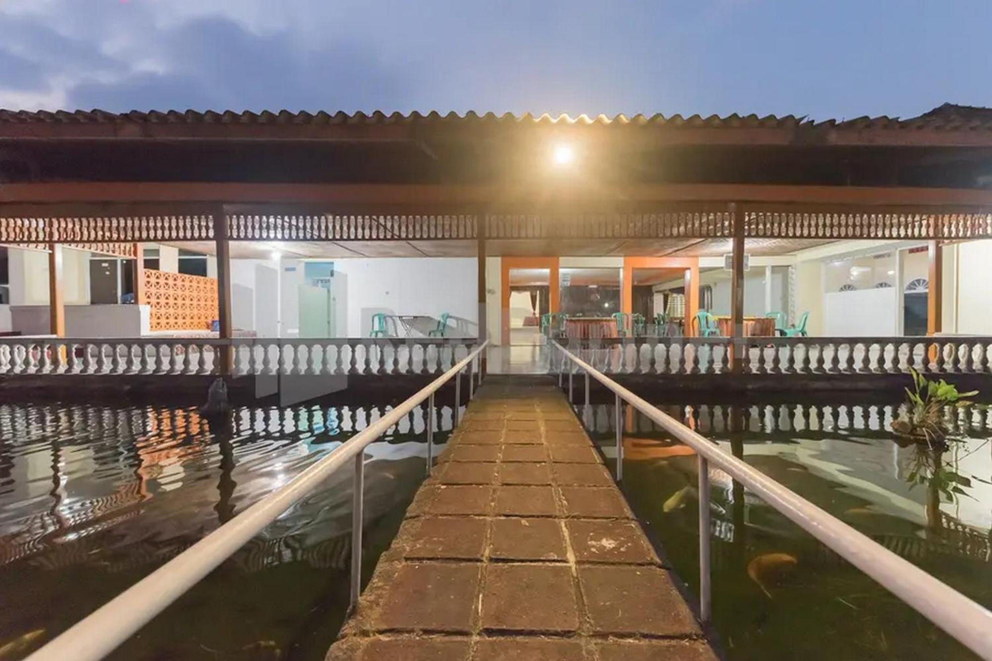 Hotel Linggarjati Near Natural Park Twa Linggarjati Buitenkant foto